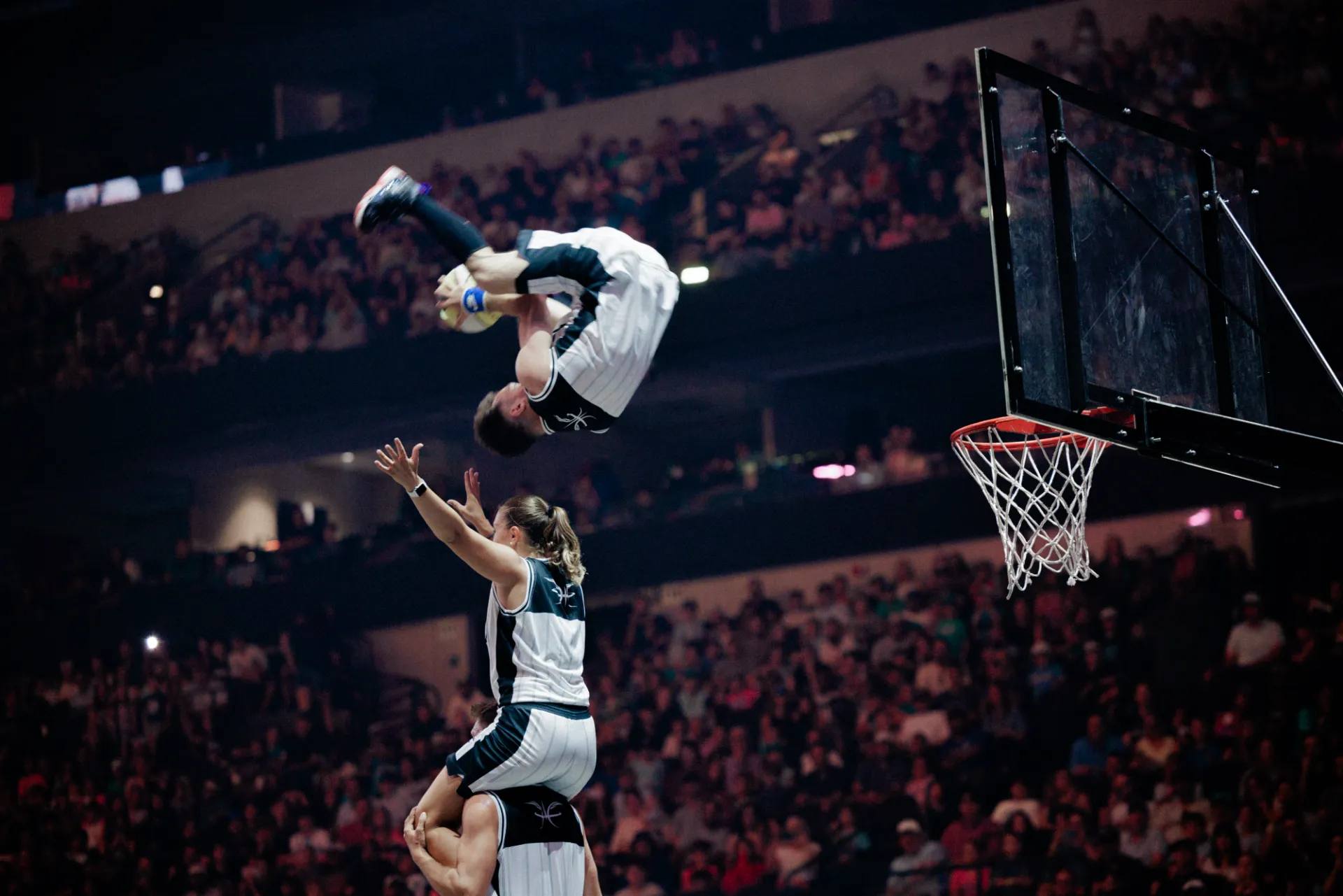 Dunking Devils at Dude Perfect 2026 Squad Games Tour, photo 4